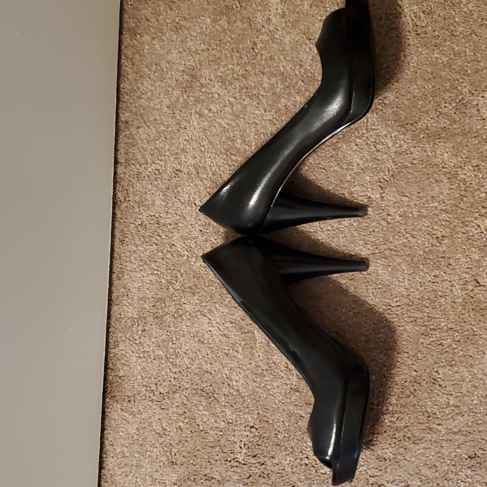 Pumps - Picture 4 of 4